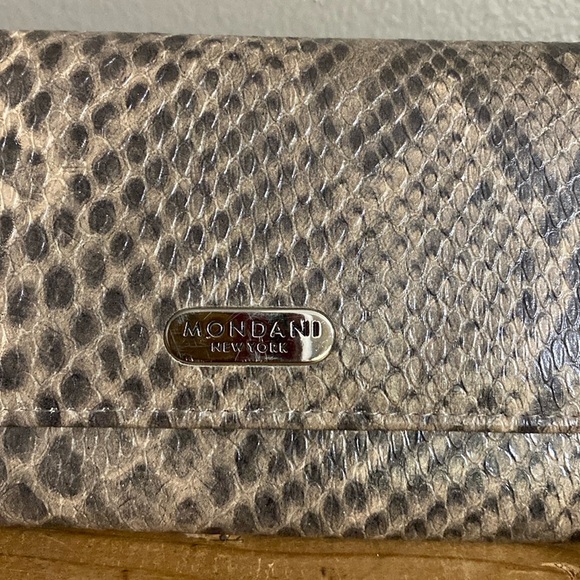 Mondani New York brown and tan snakeskin print trifold wallet - Picture 4 of 7